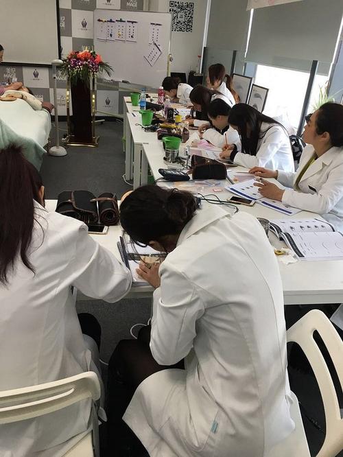 導熱硅膠墊片的生產工藝